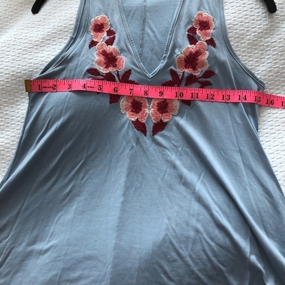 Francesca’s Ayla Embroidered Top - Picture 9 of 12